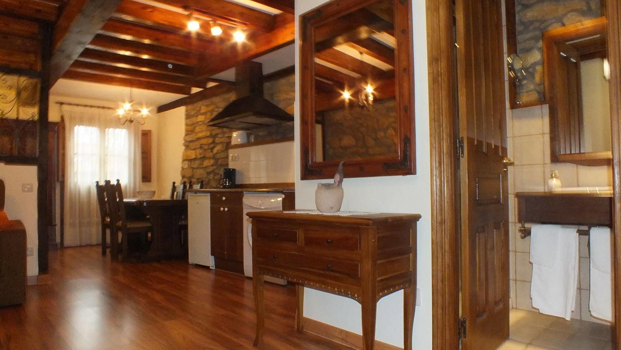 Apartament Legado De Santillana *