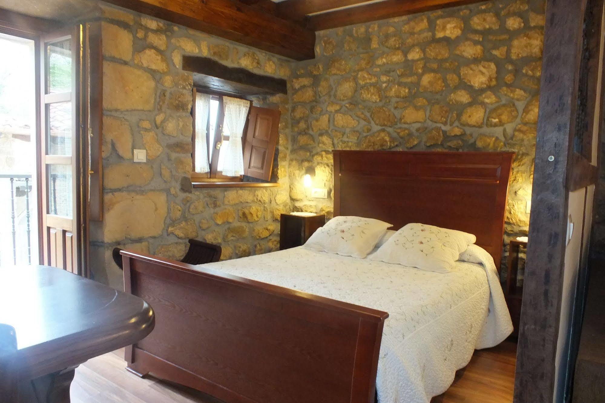 Legado De Santillana Apartment